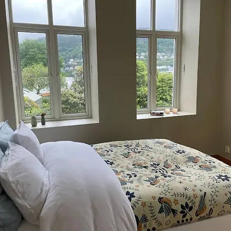 Modern With Panoramic View In Leilighet Bergen